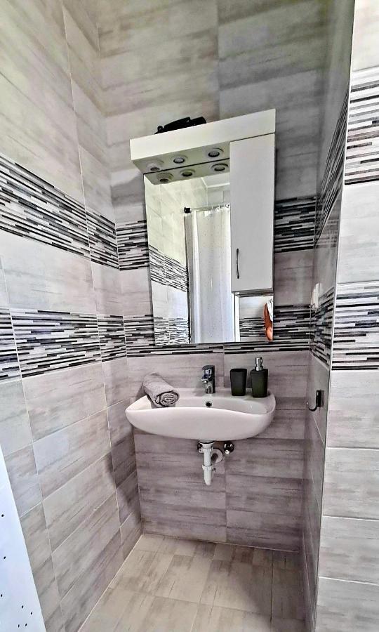 Lilac Apartman Balatonlelle Luaran gambar